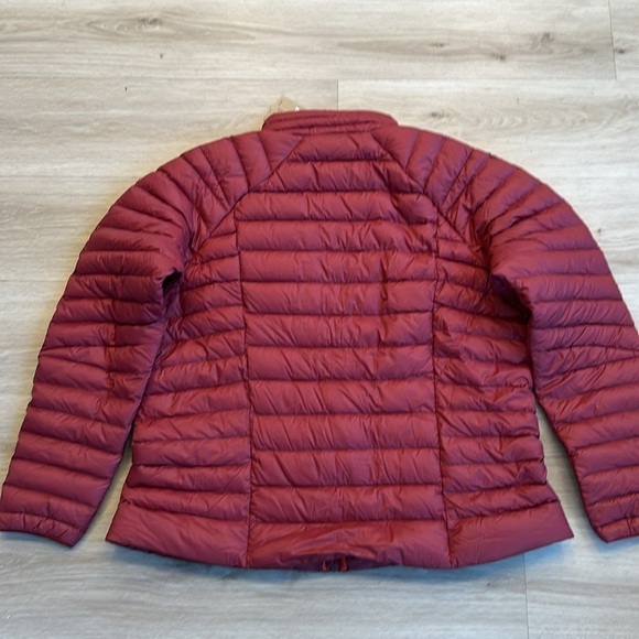 Patagonia Women's Red Puffer Jacket - Picture 11 of 11